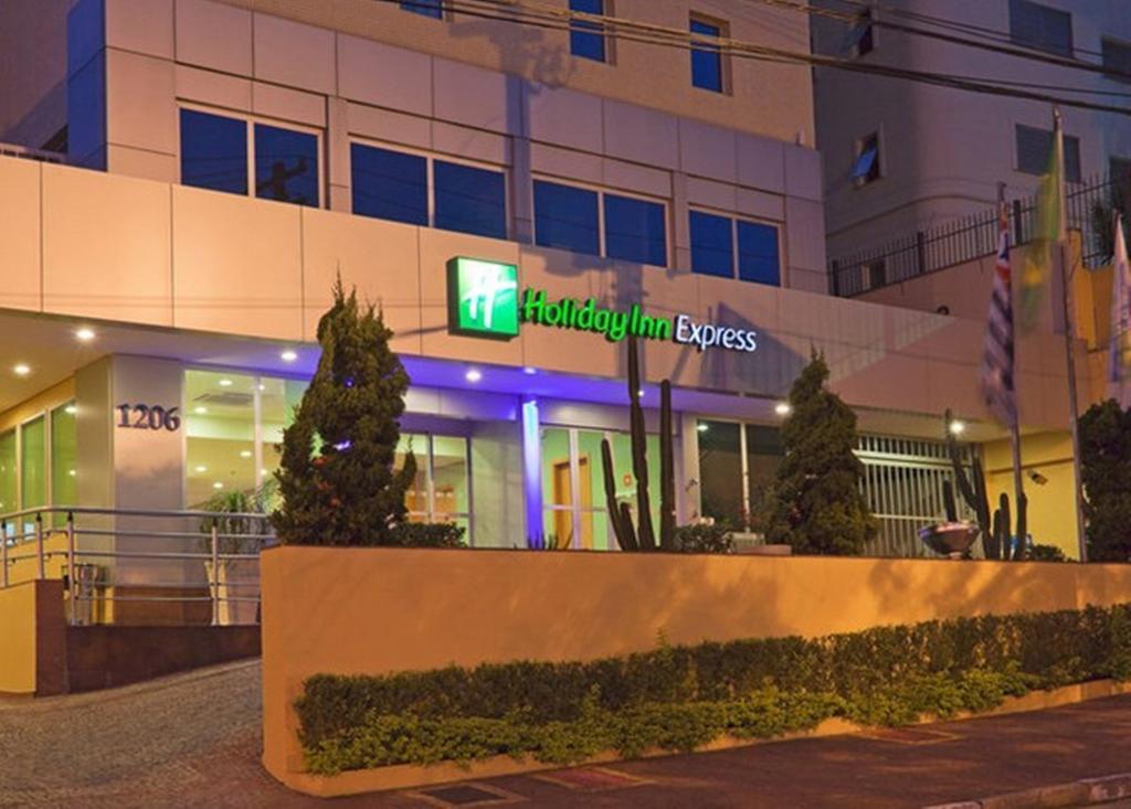 Holiday Inn Express Avenida Sumare เซาเปาโล ภายนอก รูปภาพ