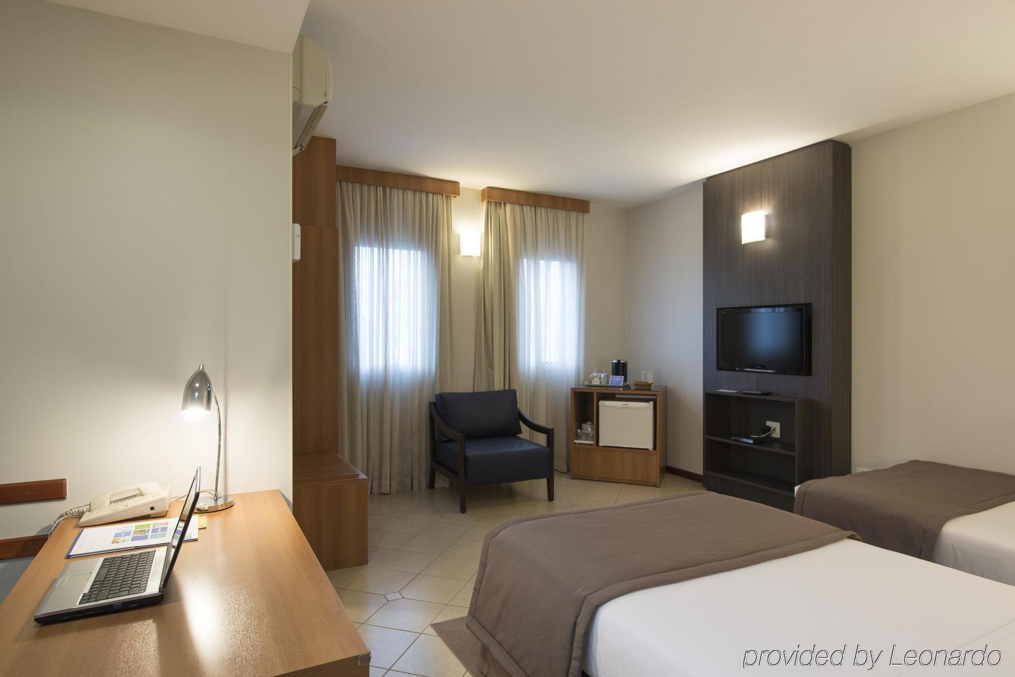 Holiday Inn Express Avenida Sumare เซาเปาโล ภายนอก รูปภาพ