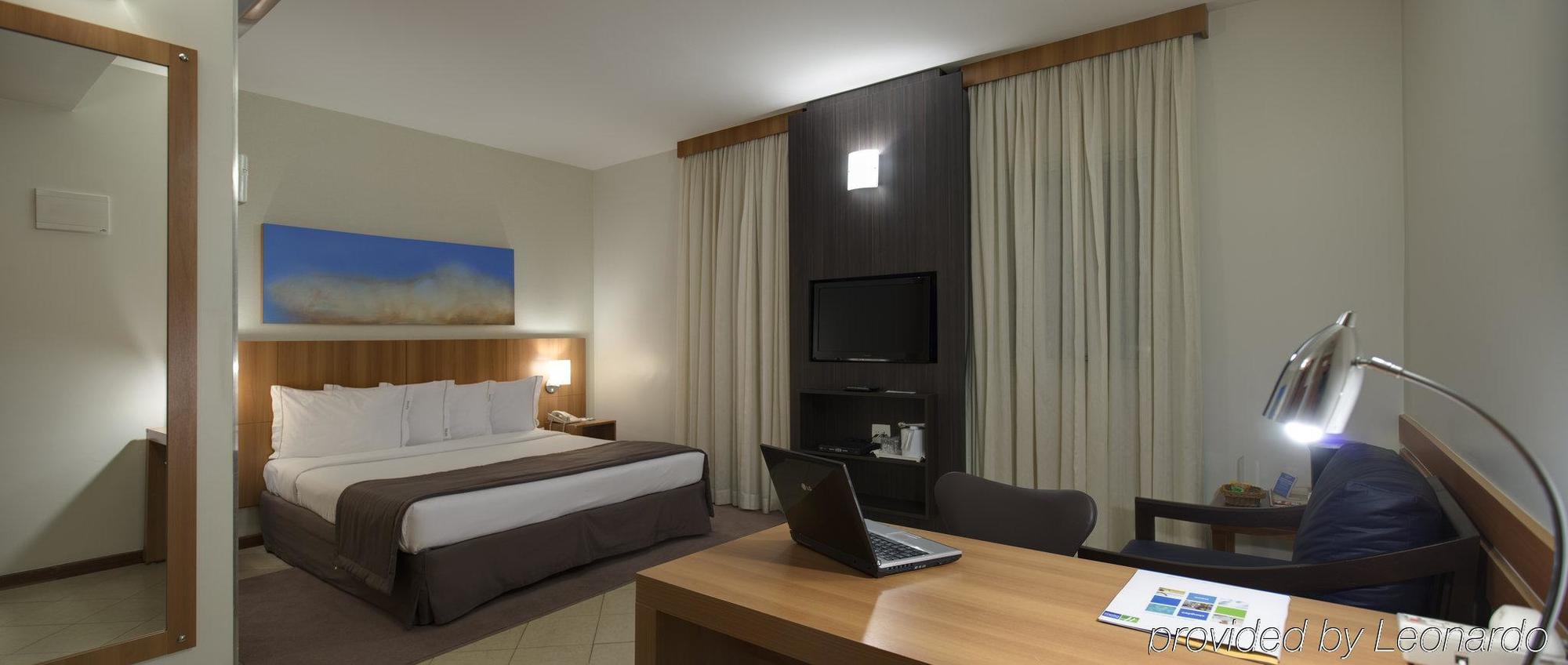 Holiday Inn Express Avenida Sumare เซาเปาโล ภายนอก รูปภาพ