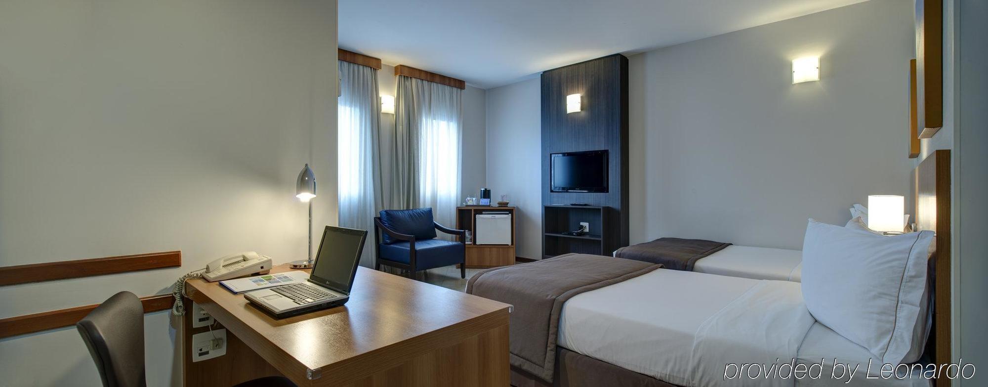Holiday Inn Express Avenida Sumare เซาเปาโล ภายนอก รูปภาพ