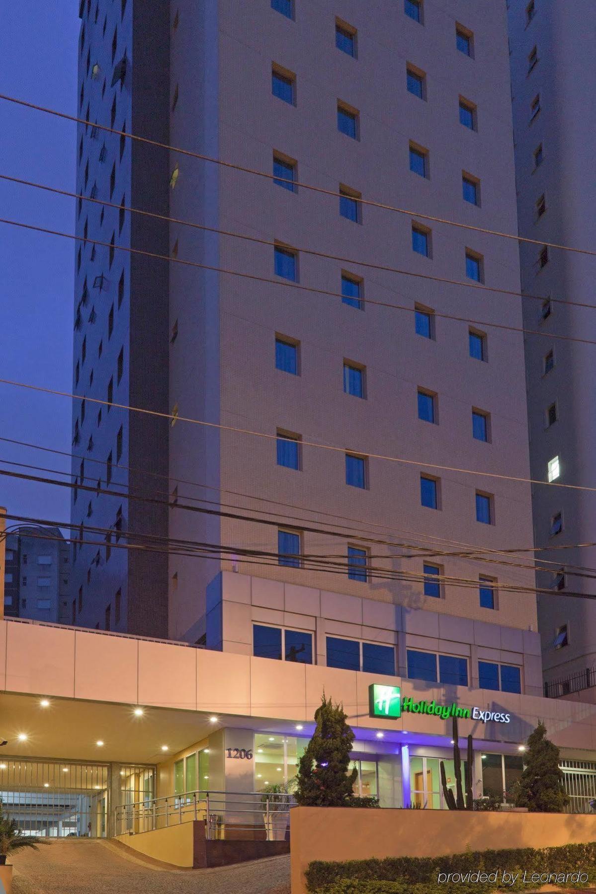 Holiday Inn Express Avenida Sumare เซาเปาโล ภายนอก รูปภาพ